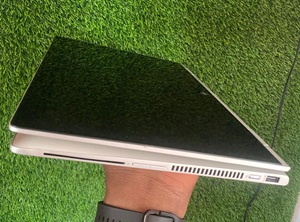 HP EliteBook x360 830 G6